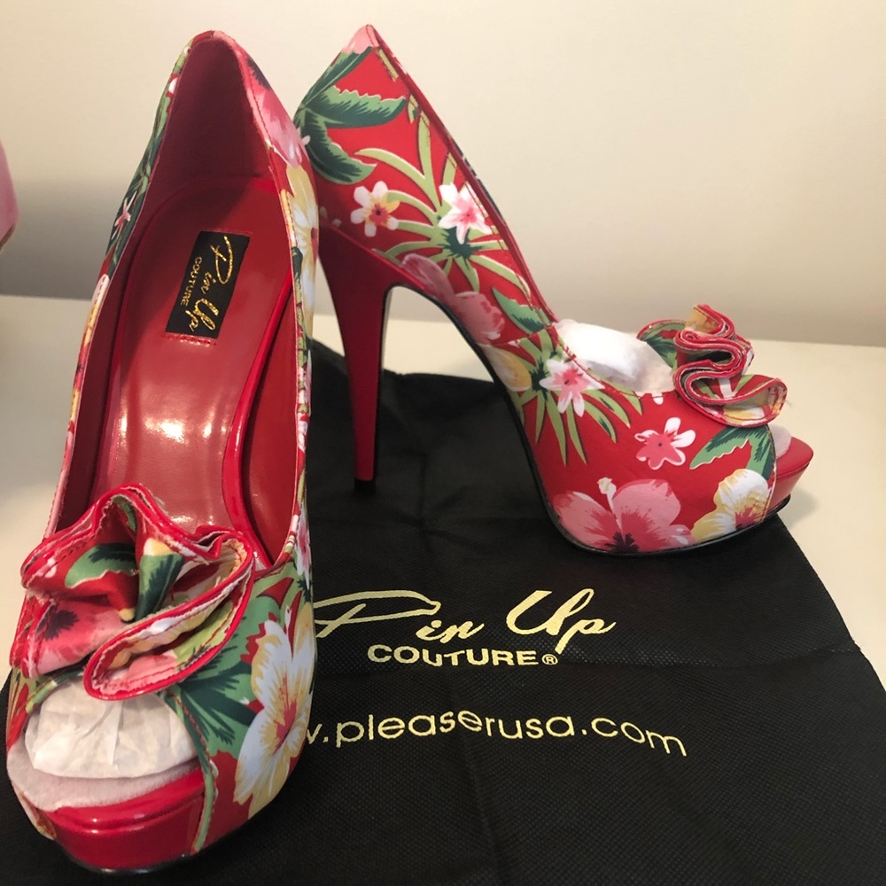 Pin up Tropical heels never worn Size 9